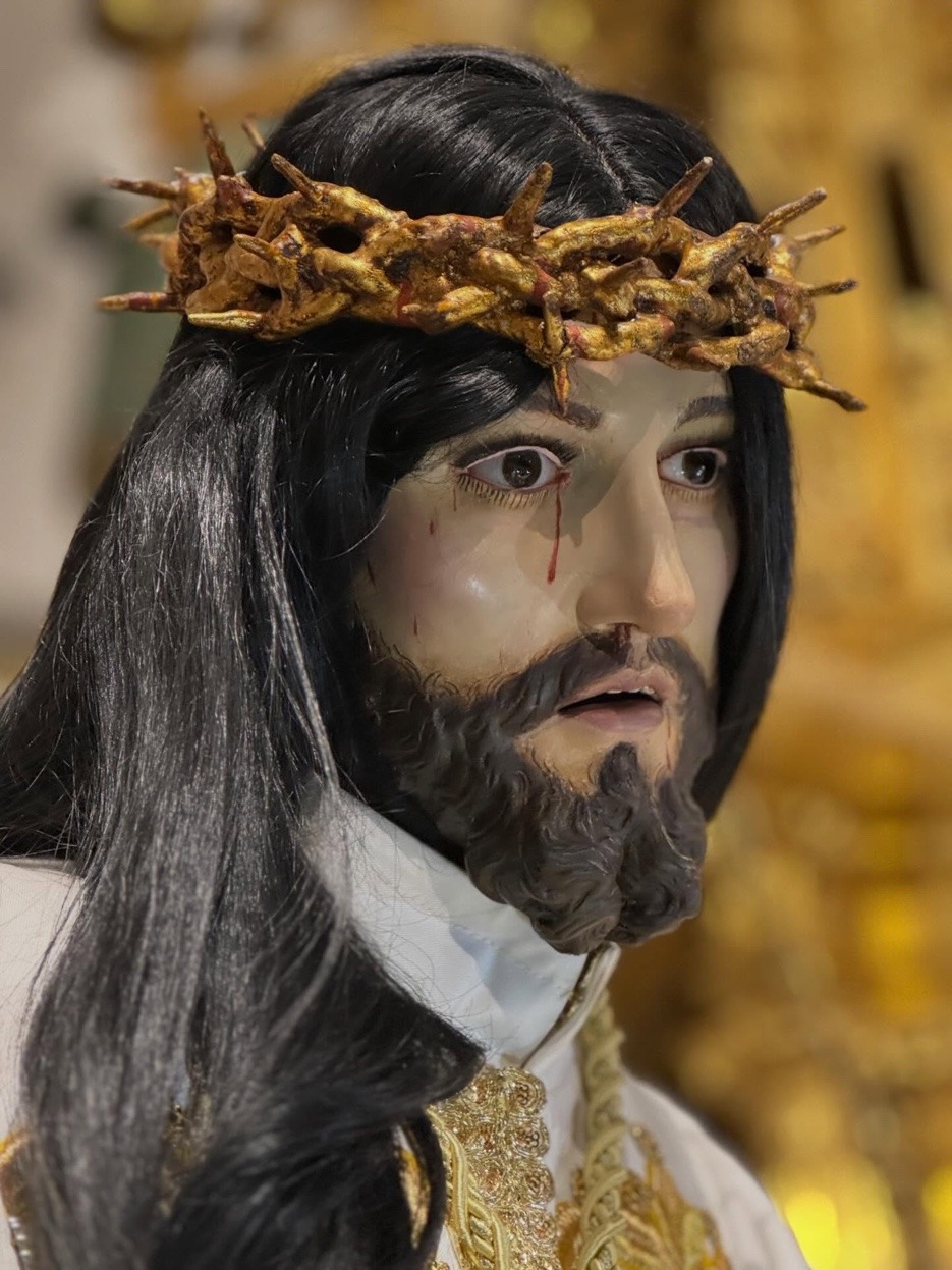 Cristo de la Providencia · rostro con corona de espinas